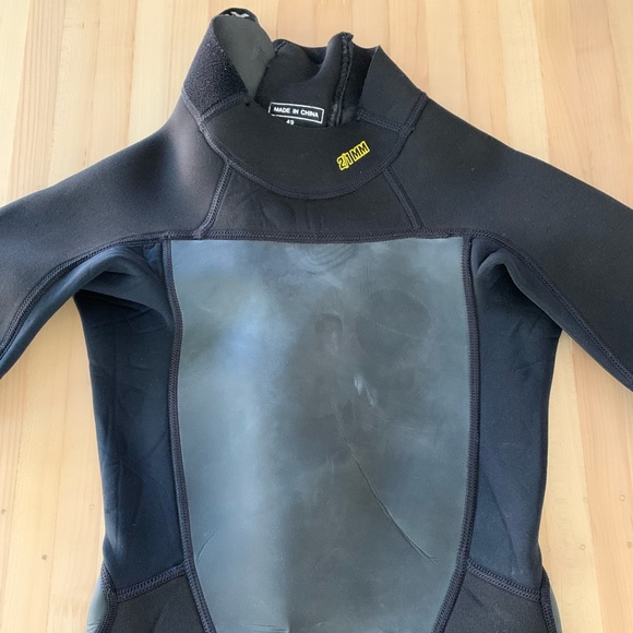 Body Glove Wet Suit - Picture 3 of 5
